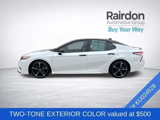 Used 2019 Wind Chill Pearl/Midnight Black Metallic Toyota XSE V6 image 4
