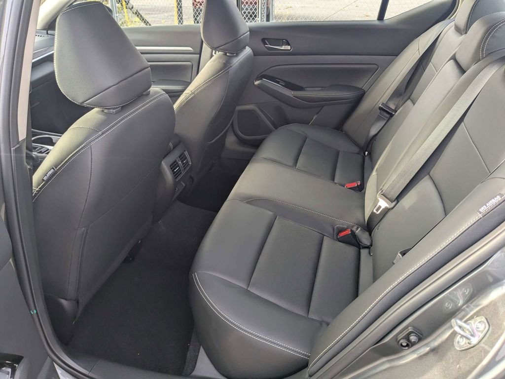 2025 Nissan Altima SL - Photo 13
