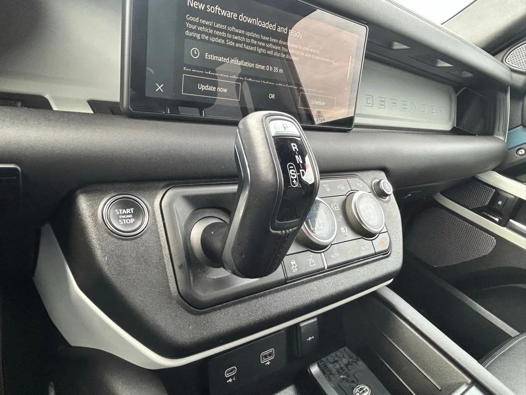 Used 2024 Blue Land Rover S image 26