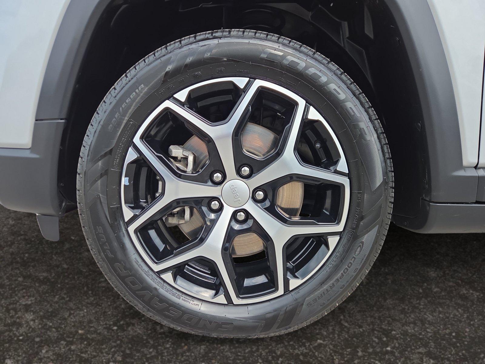 Used 2024 Silver Jeep Limited image 14