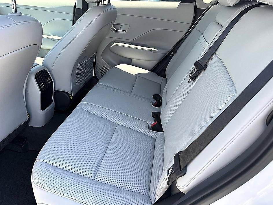 New 2026 Atlas White Hyundai SEL Premium FWD image 22