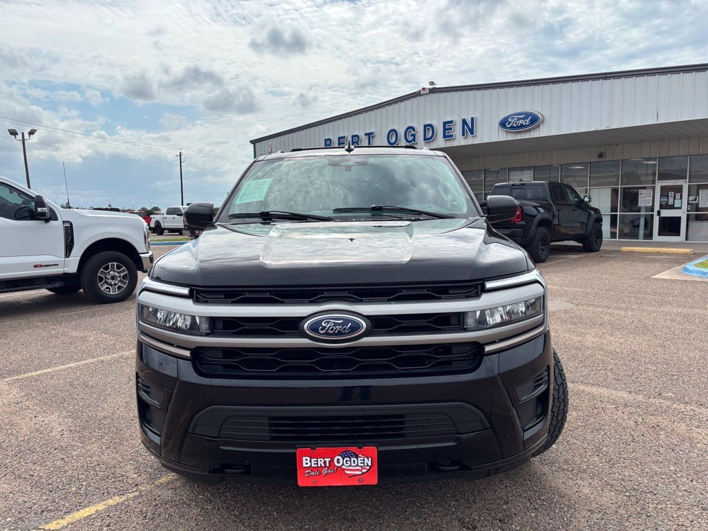 Used 2023 Black Ford XLT image 2