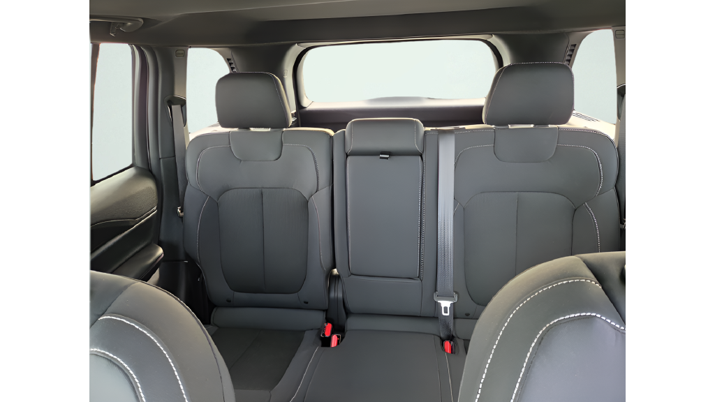 Used 2024 White Jeep Laredo X image 18