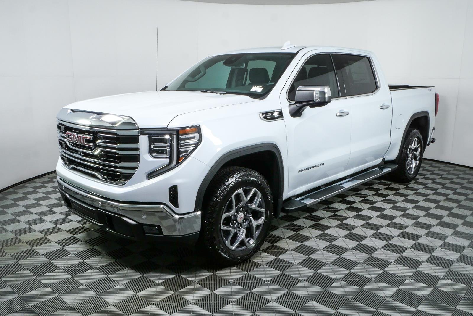 2026 GMC Sierra 1500 SLT - Photo 27