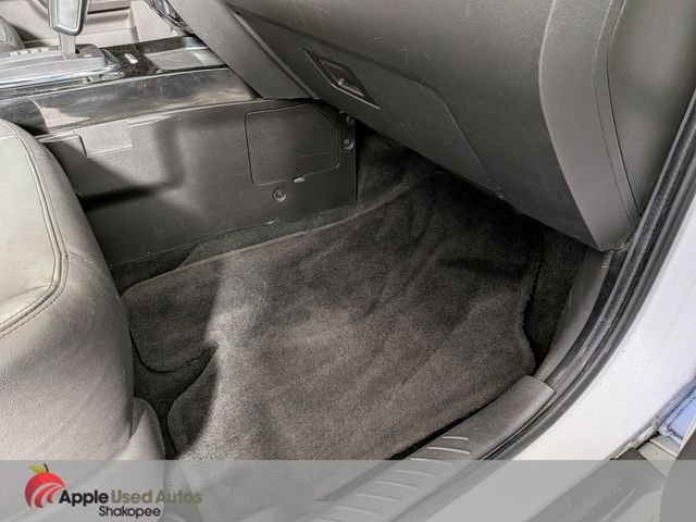 Used 2011 White Ford Limited image 39