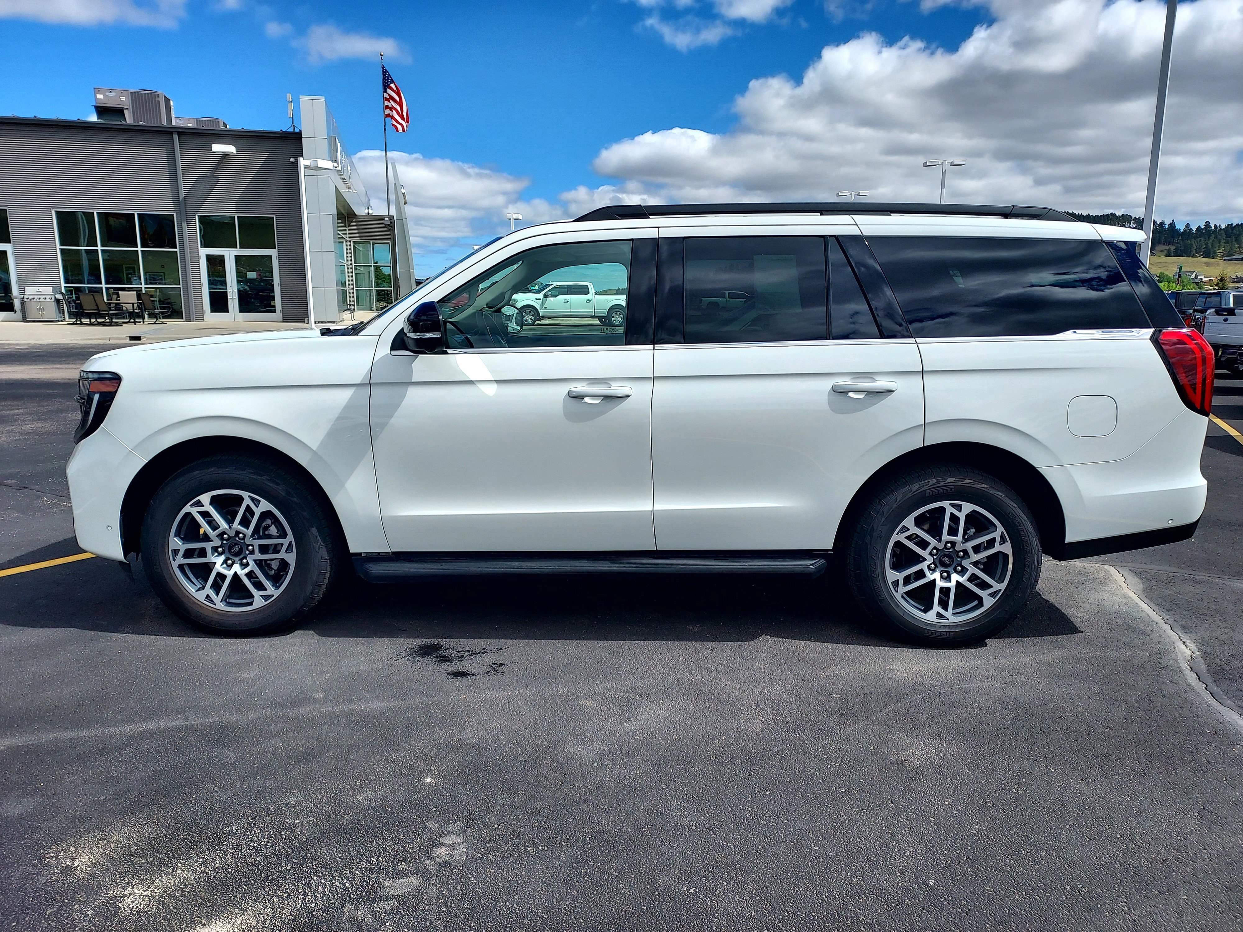 Used 2025 White Ford Active image 4