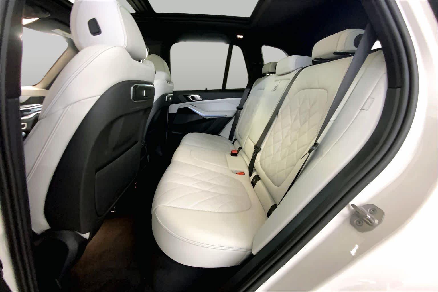 Used 2024 Mineral White Metallic BMW xDrive50e image 20