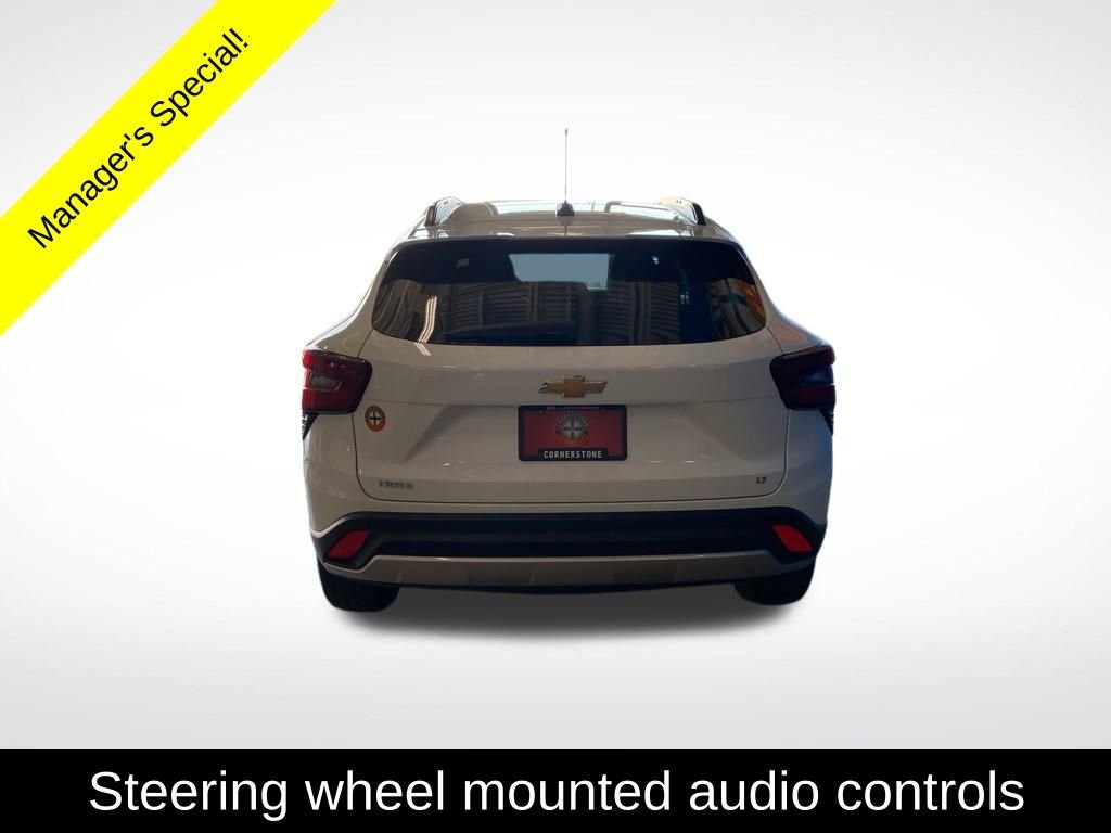 Used 2025 White Chevrolet LT image 18
