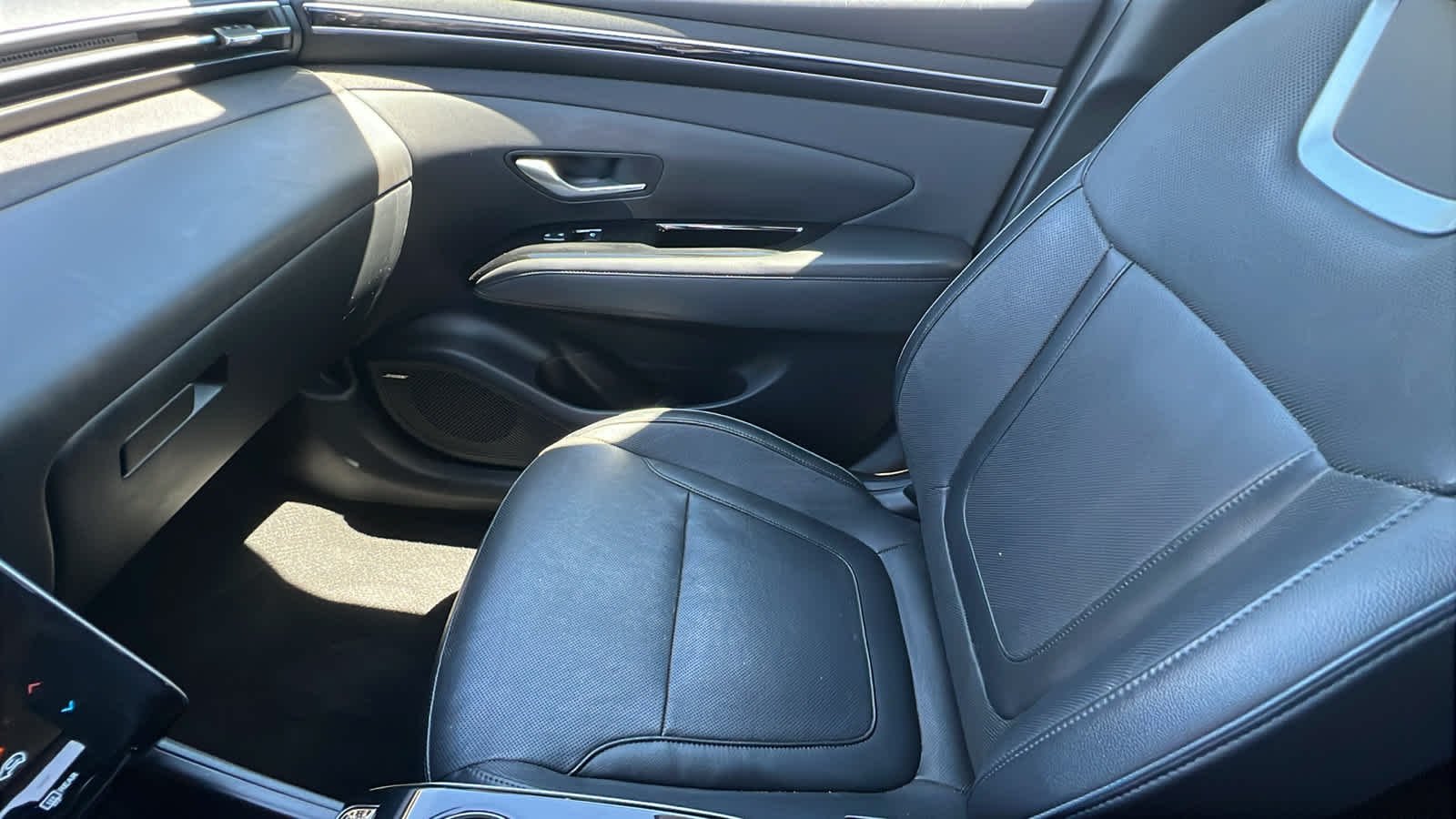 Certified Used 2022 Calypso Red Hyundai Limited image 12