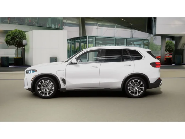 New 2026 White BMW xDrive50e image 4