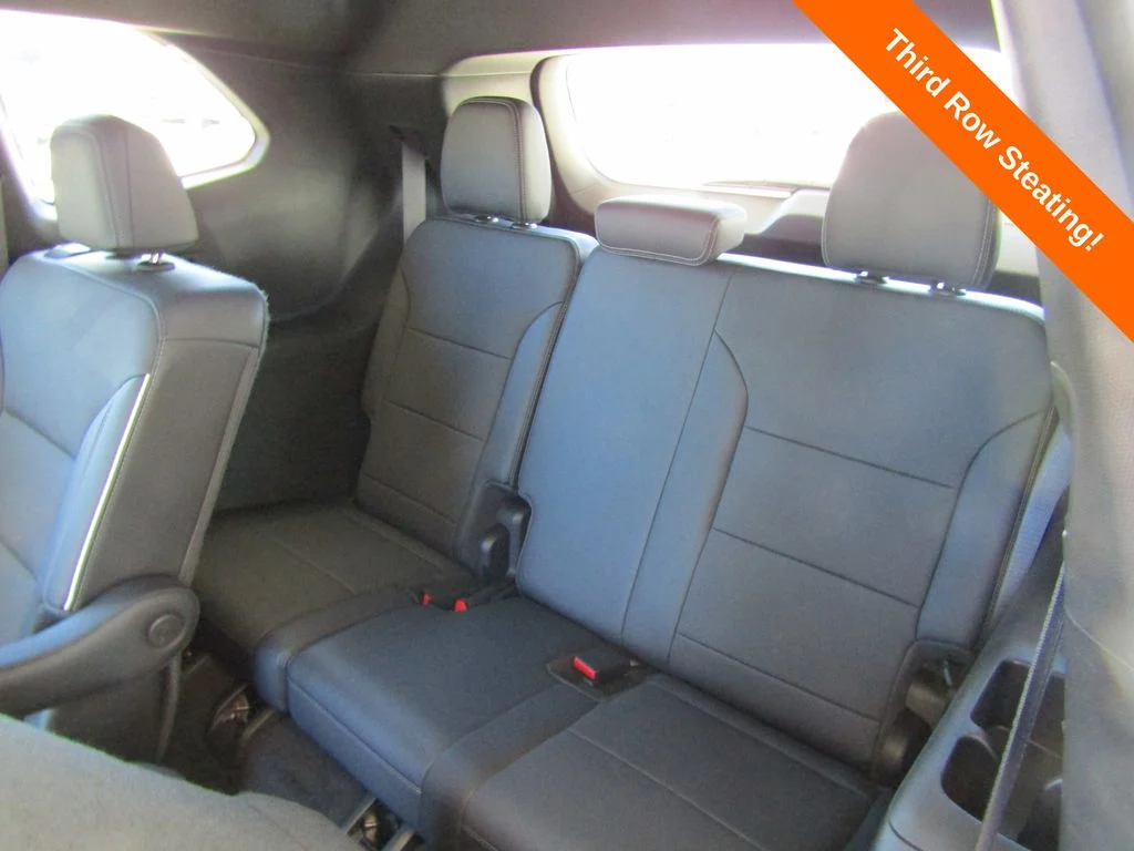 Used 2025 White Buick Preferred image 21