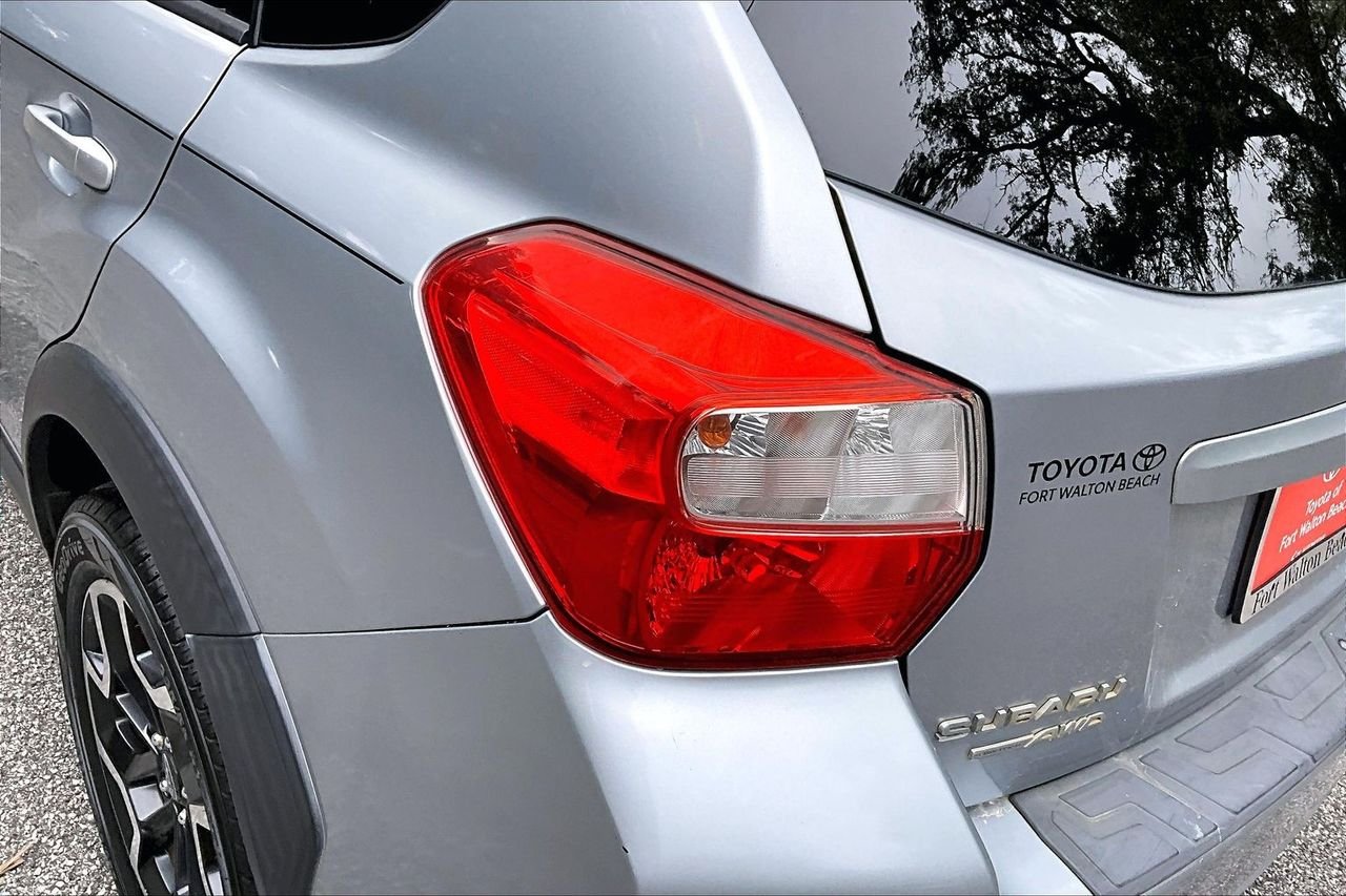 Used 2017 Silver Subaru 2.0i Premium image 17