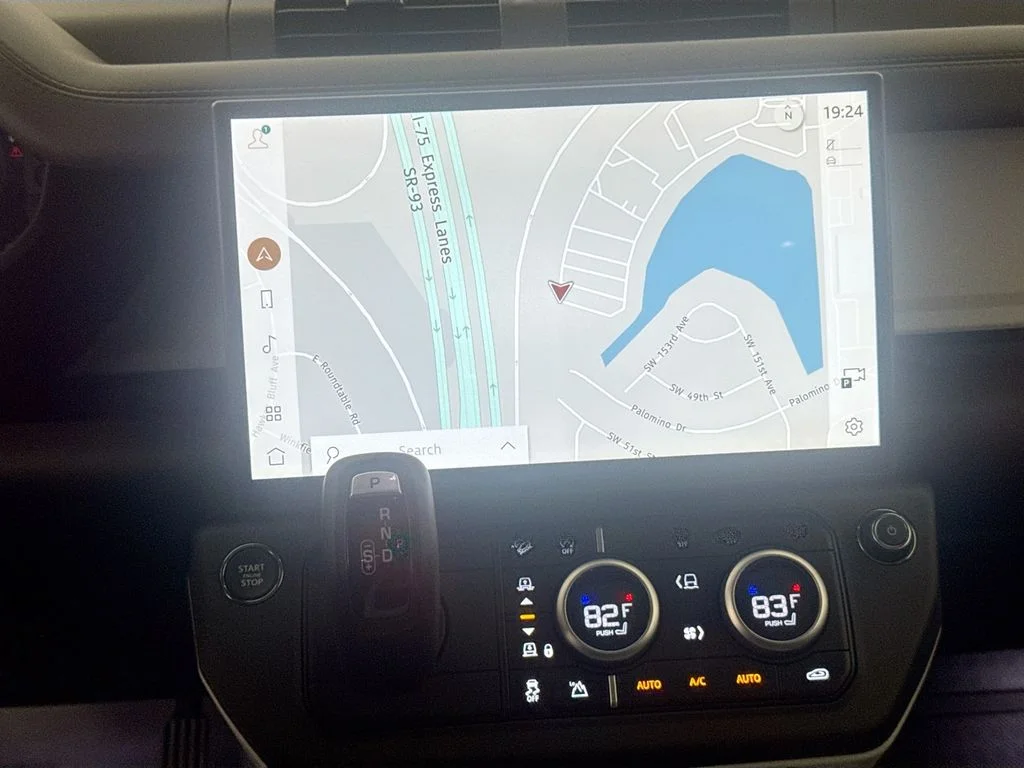 New 2026 Fuji White Land Rover X-Dynamic SE image 12