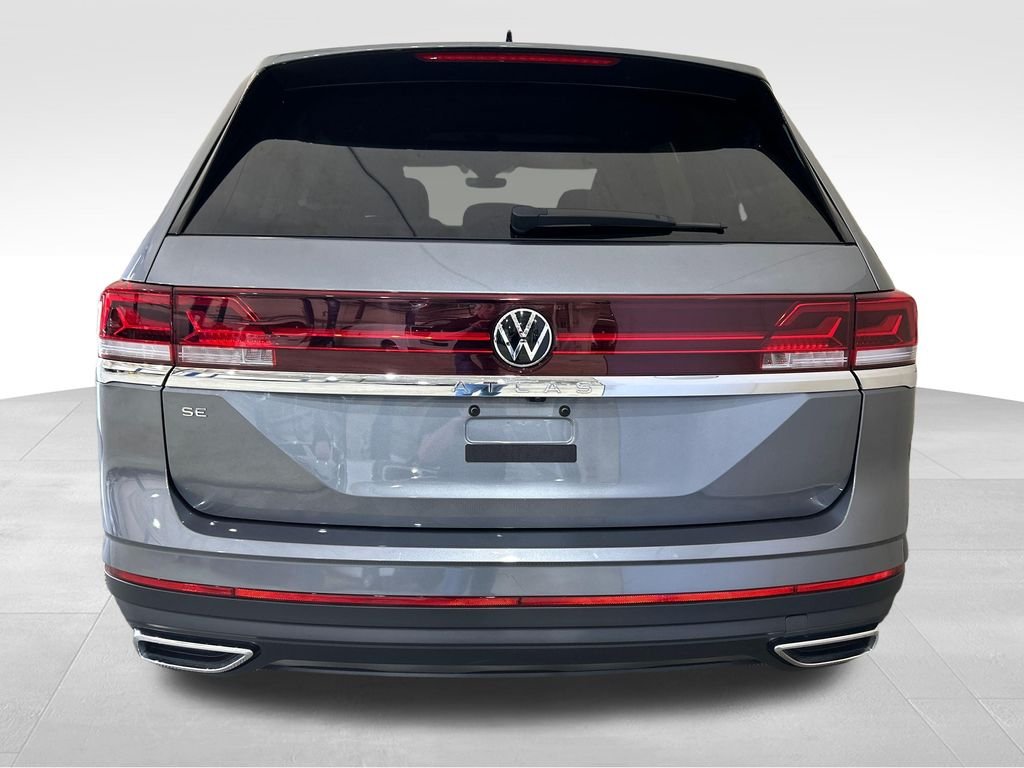Used 2024 Gray Volkswagen 2.0T SE image 4