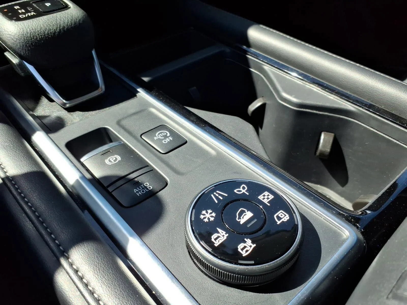 Used 2025 Brilliant Silver Metallic Nissan SV image 8