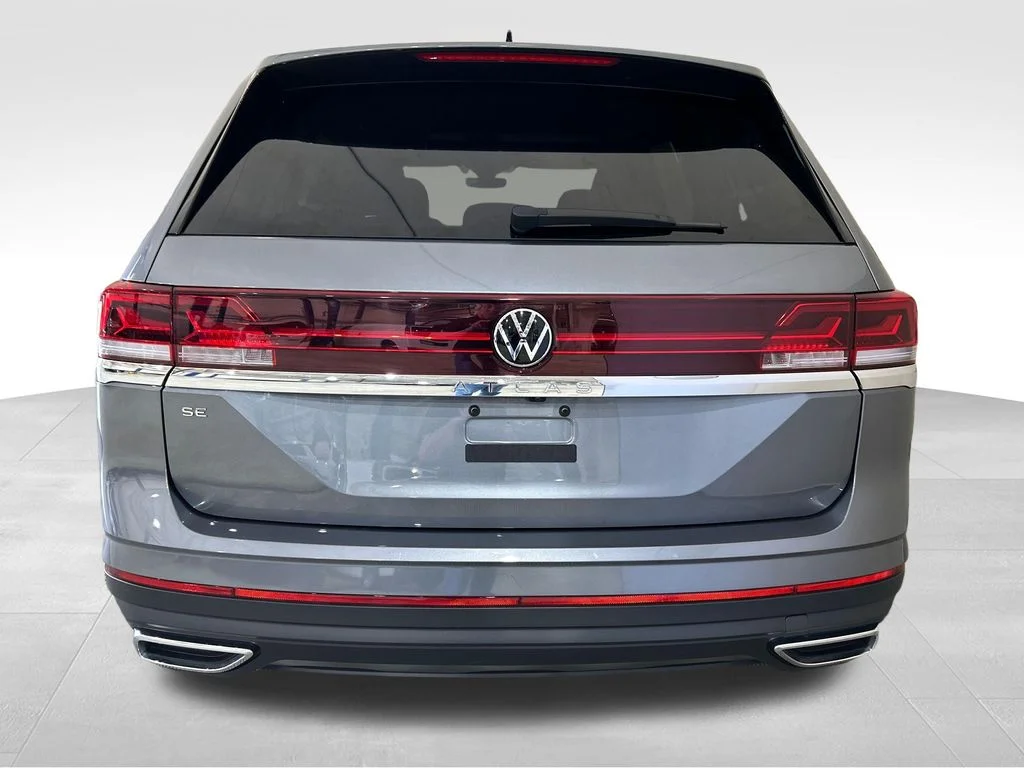 Used 2024 Gray Volkswagen 2.0T SE image 4