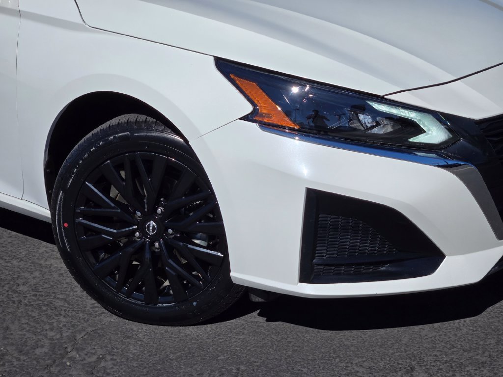 Certified Used 2025 White Nissan 2.5 SV image 11