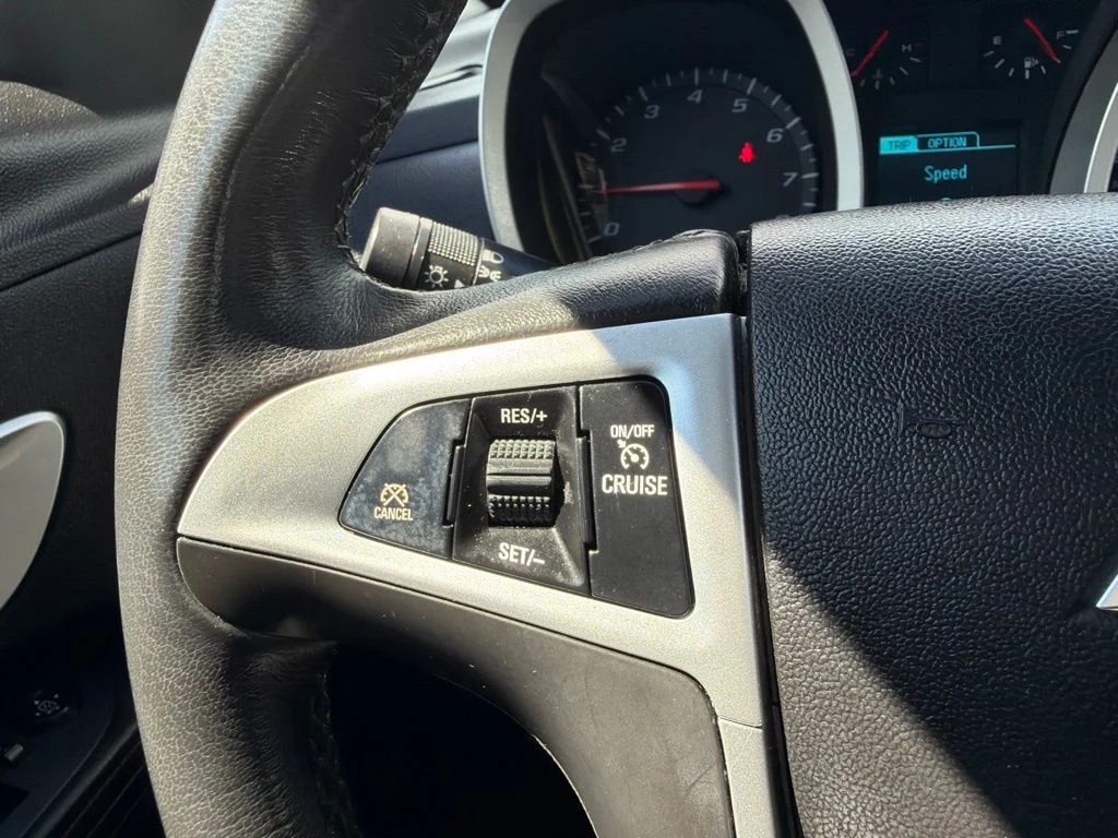 Used 2014 Silver Topaz Metallic Chevrolet LT image 20