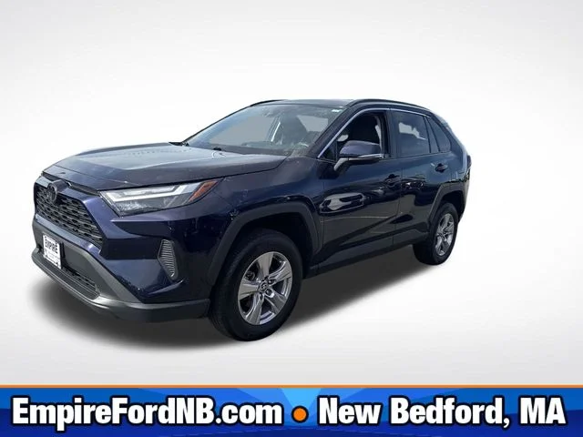 Used 2025  Toyota XLE image 1