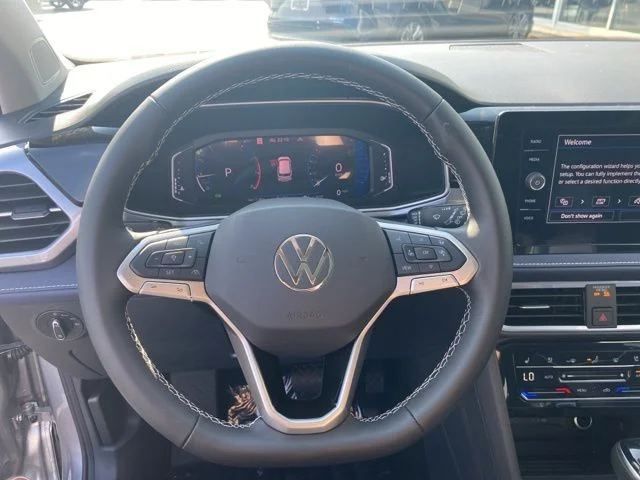 2025 Volkswagen Taos SEL - Photo 11