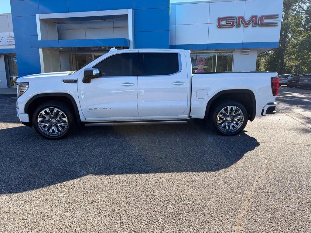 Used 2023 SUMMIT WHITE GMC Denali image 2