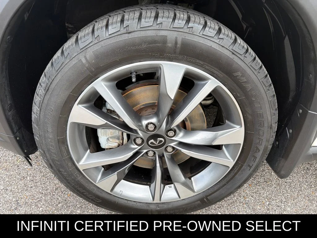Certified Used 2023 Majestic White INFINITI LUXE image 14
