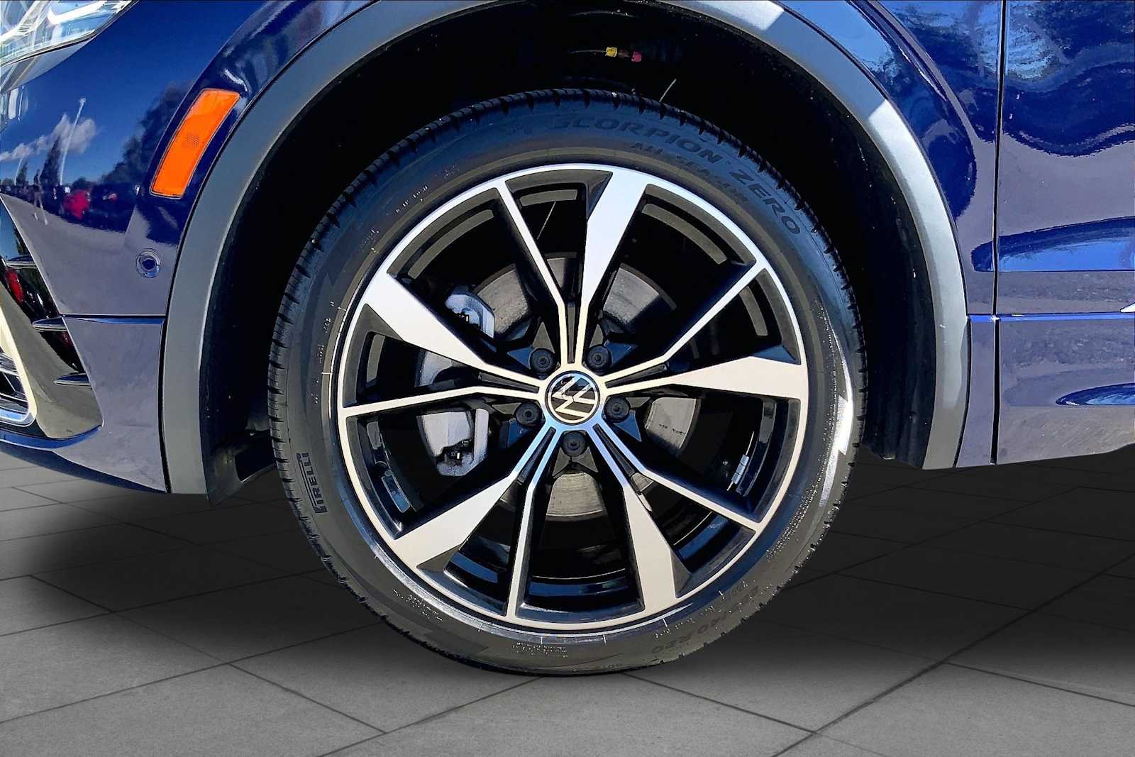 Used 2024 Atlantic Blue Metallic Volkswagen SEL R-Line image 10