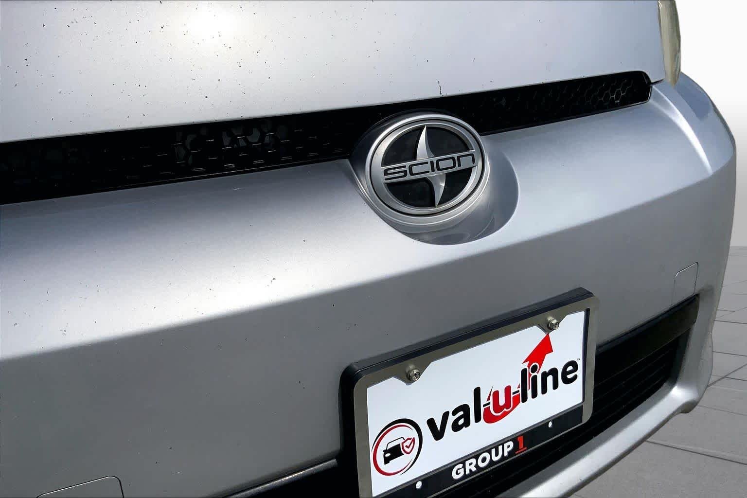 Used 2014 Classic Silver Metallic Scion  image 28