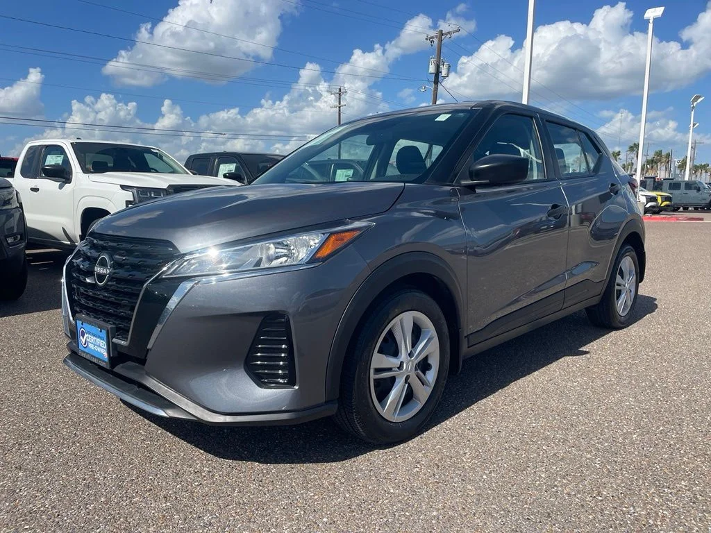 Used 2023 Gray Nissan S image 3
