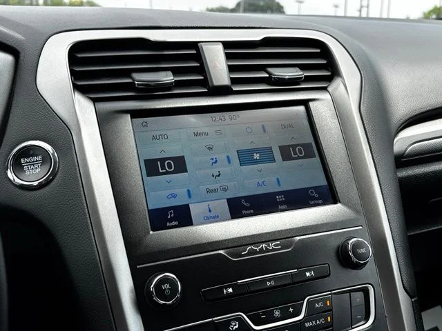 Used 2020 Silver Ford SE image 11