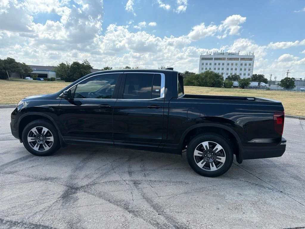 Used 2017 Black Honda RTL image 9