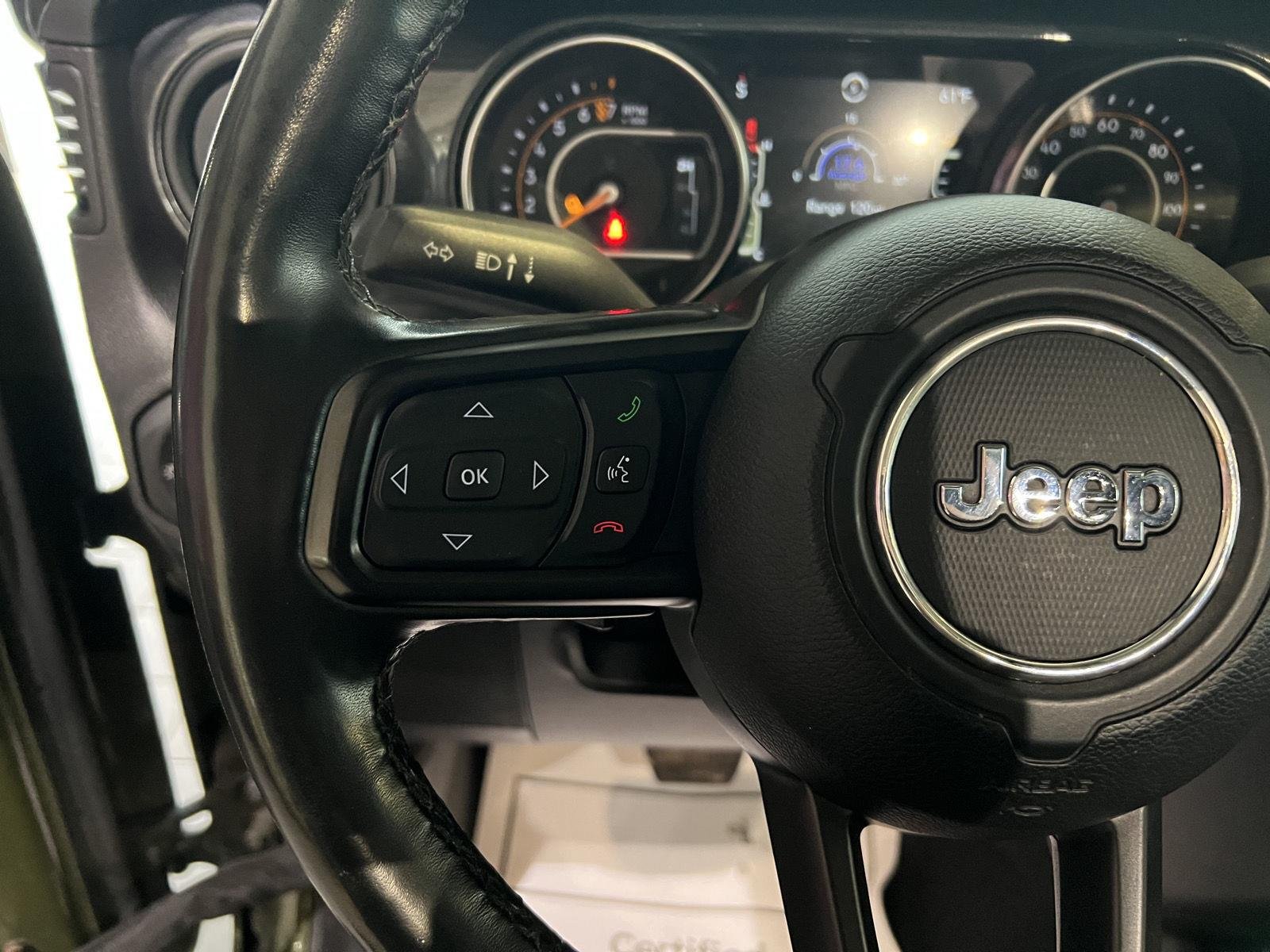 Used 2022  Jeep Altitude image 18