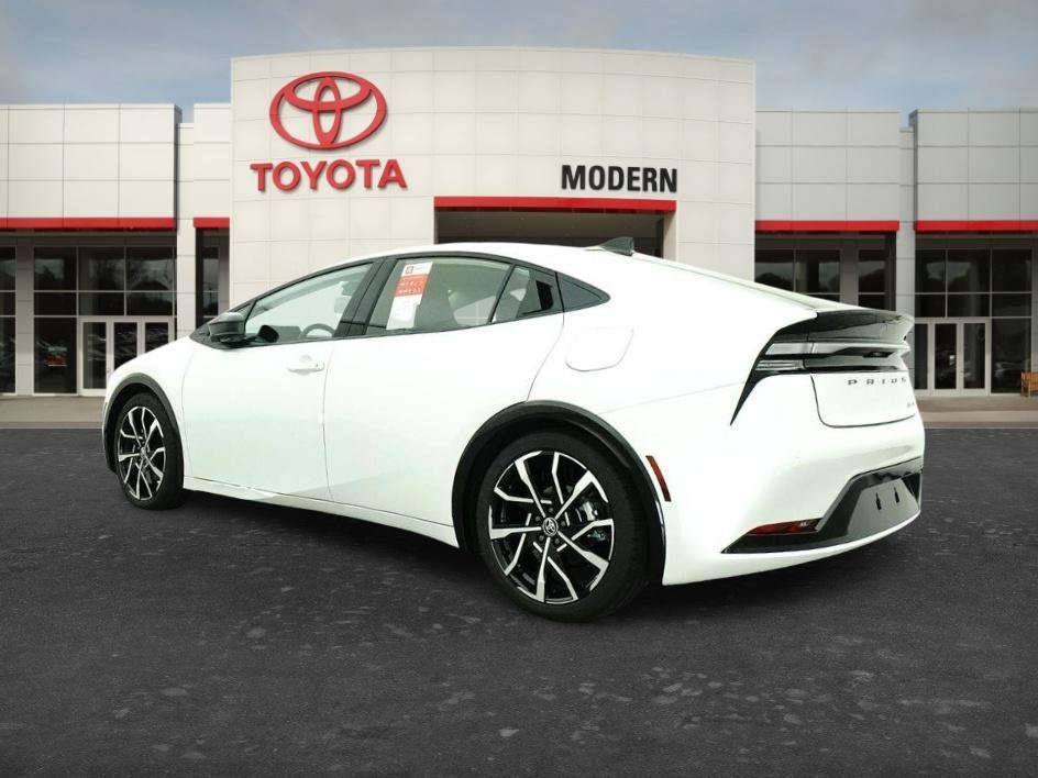 New 2026 Wind Chill Pearl Toyota XSE Premium image 14