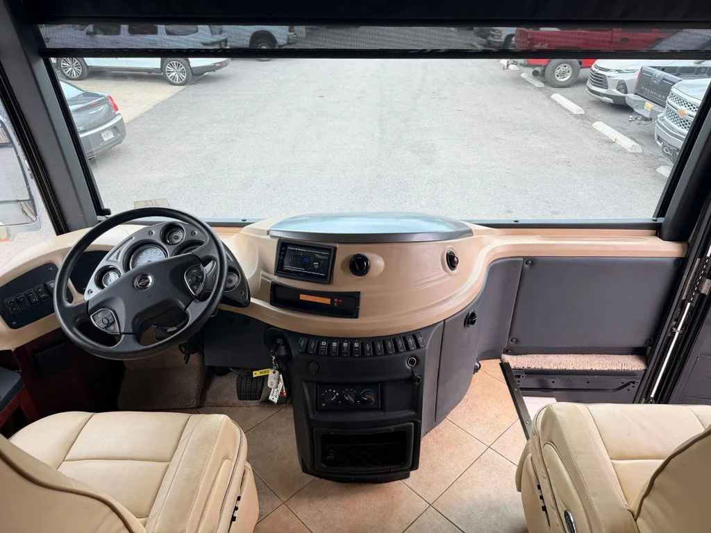 Used 2010 Black Fleetwood 42T image 16