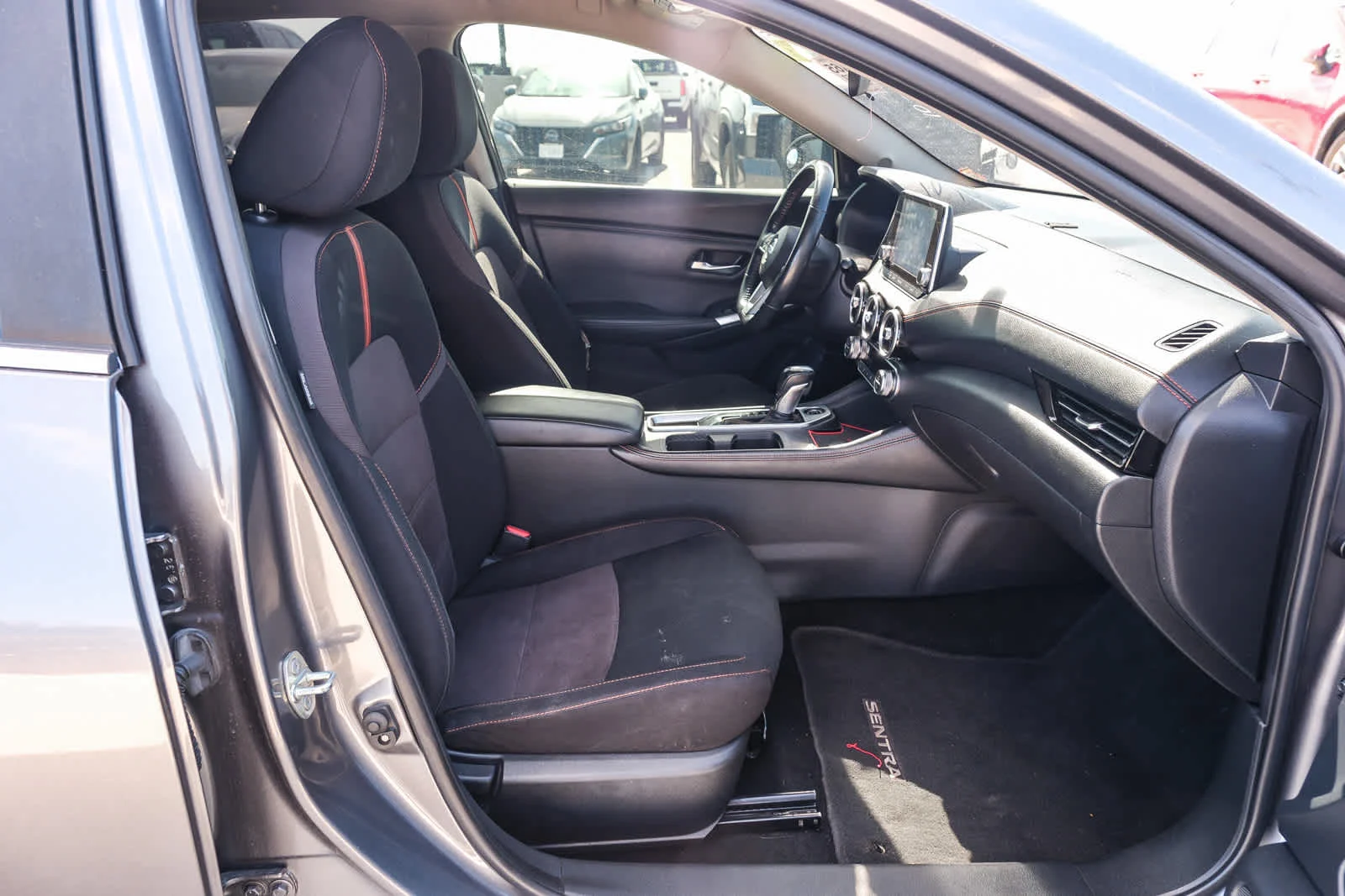 Certified Used 2022 Gun Metallic Nissan SR image 18
