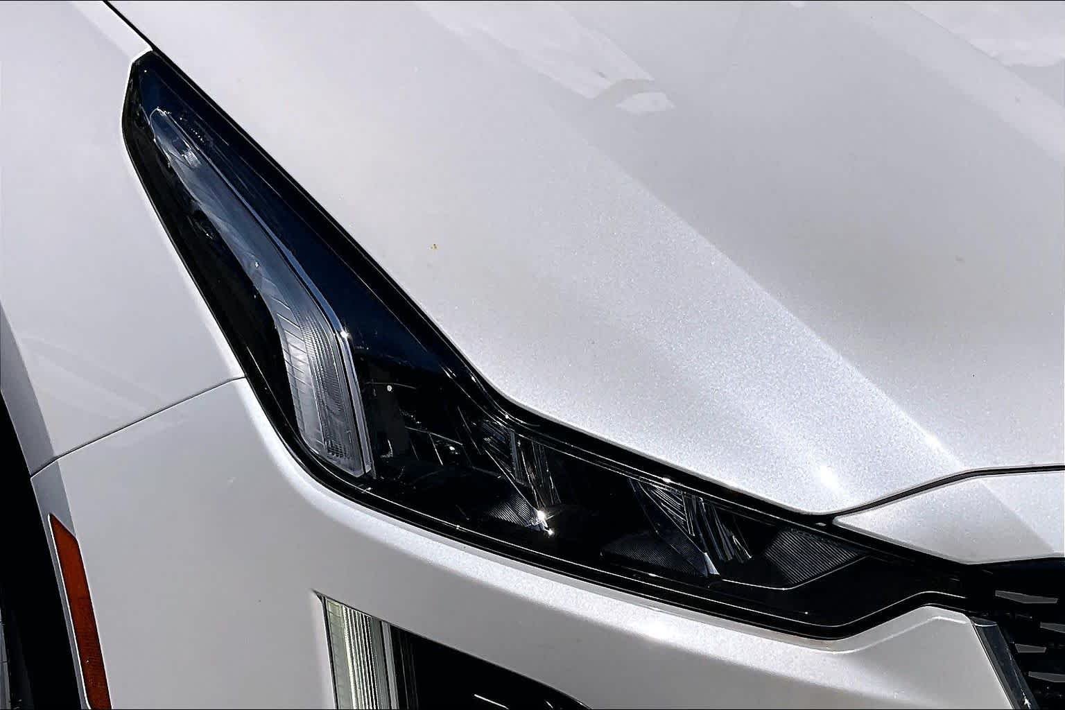 Used 2023 CRYSTAL WHITE TRICOAT Cadillac Luxury image 53