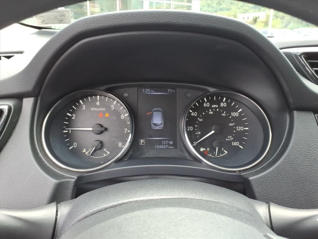 Used 2018 Ruby Nissan S image 18