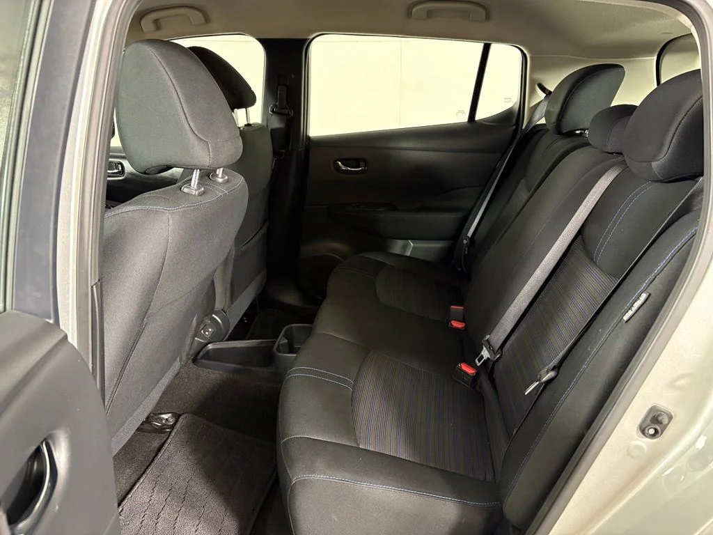 Used 2025 Silver Nissan S image 35