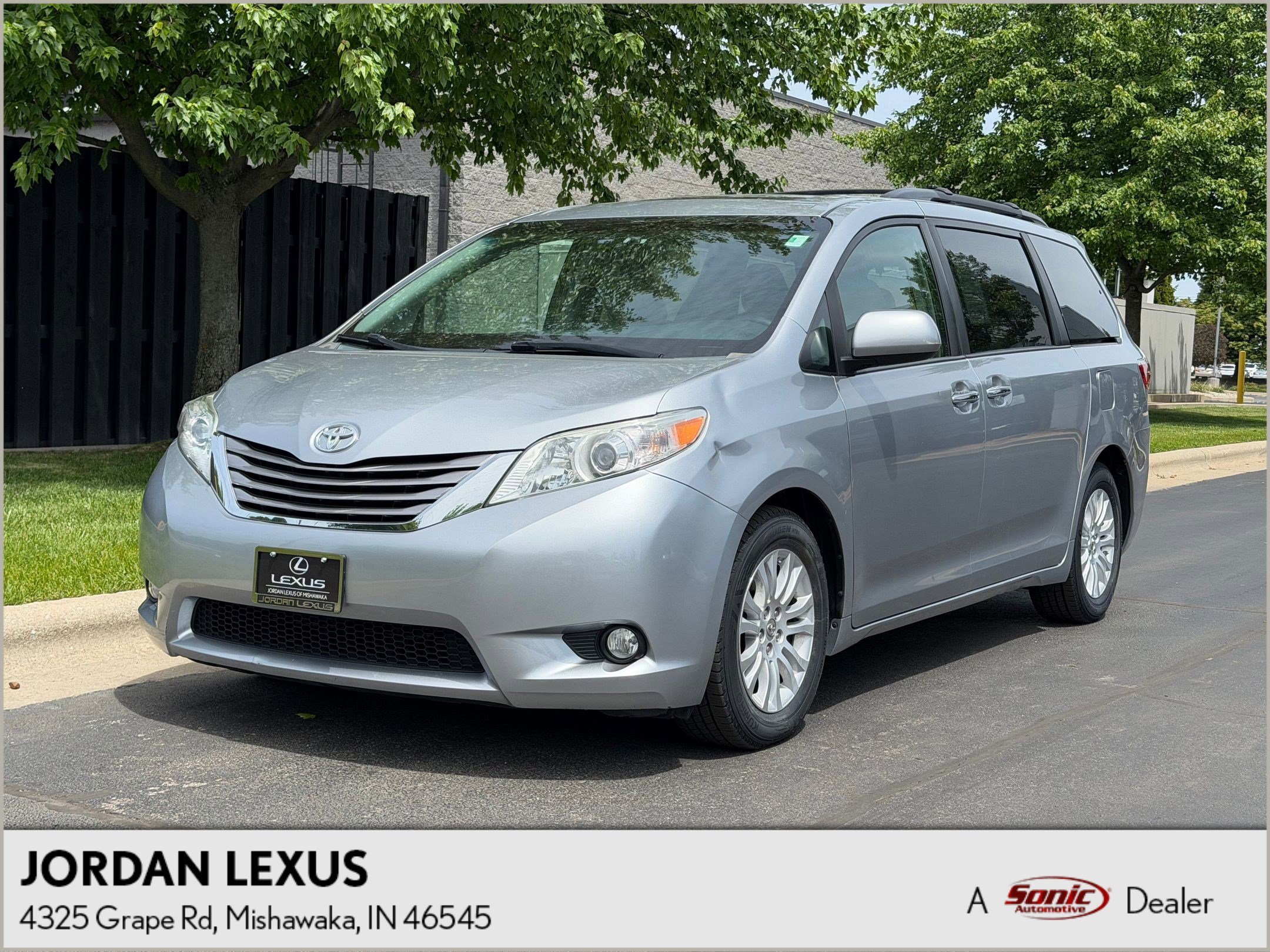 2015 Toyota Sienna's photo