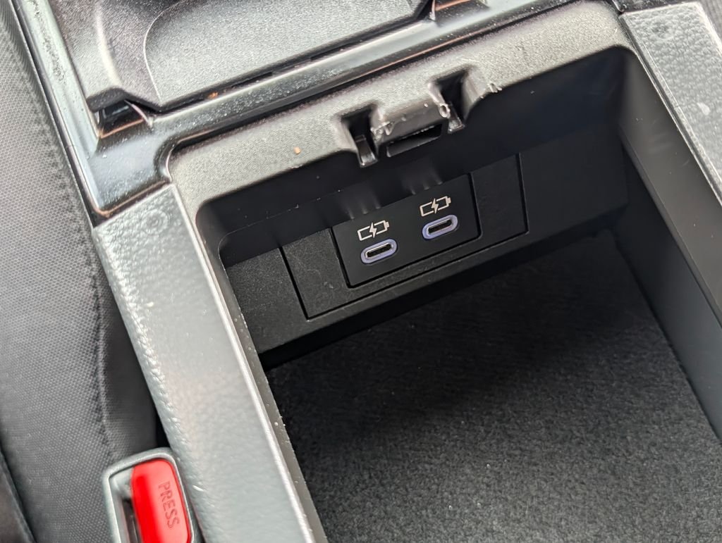 2024 Toyota Prius LE - Photo 27
