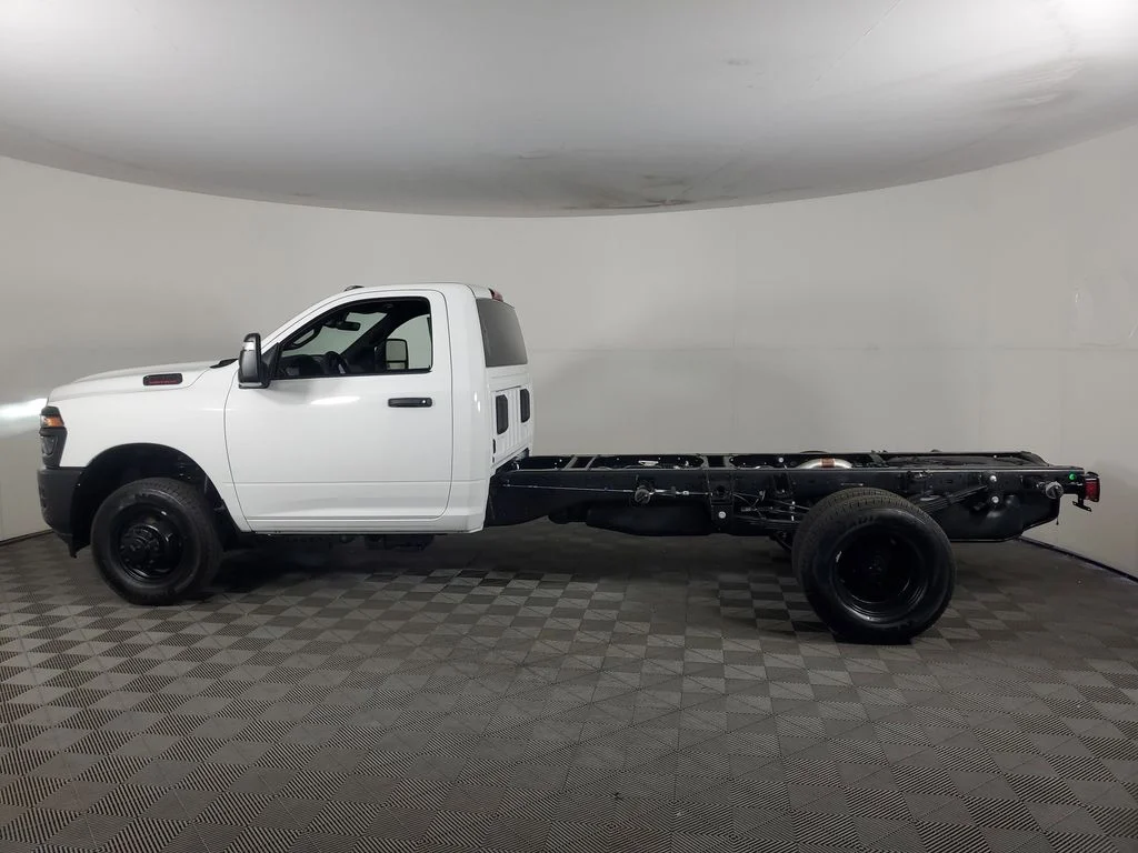 New 2026 Bright White Clear-Coat Exterior Paint RAM Tradesman image 7