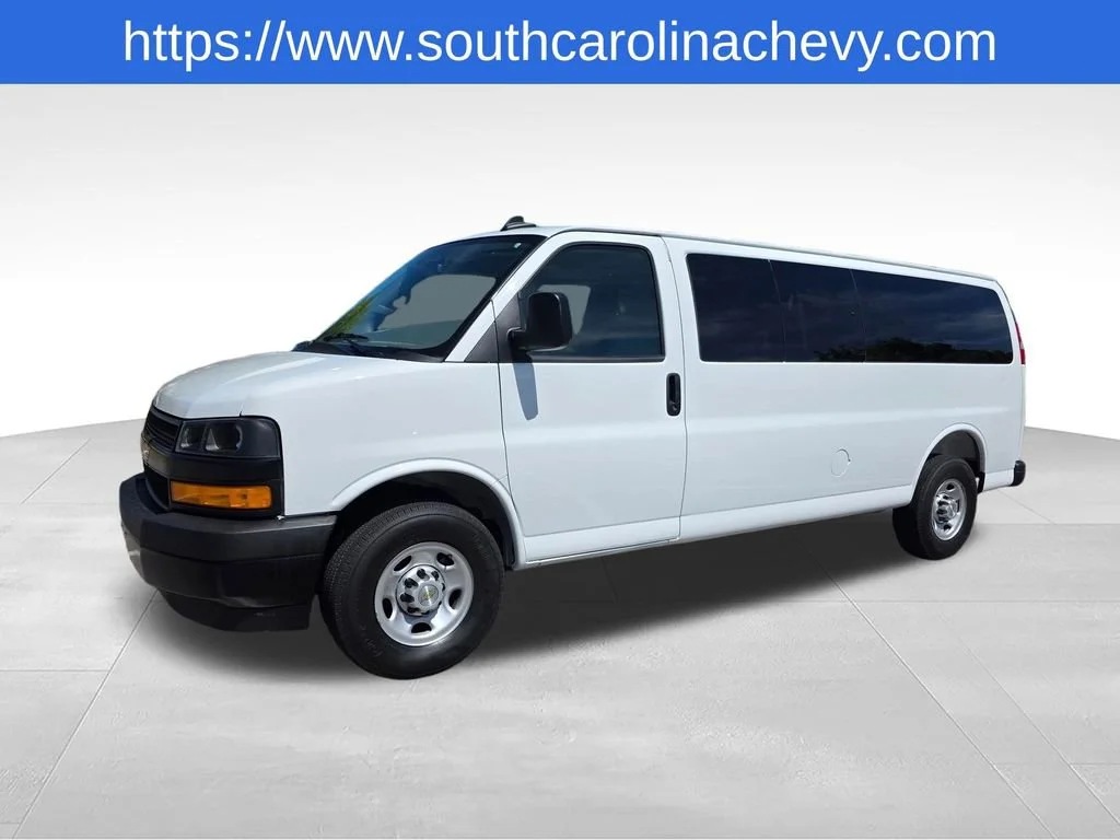 Used 2025 Summit White Chevrolet 1LS image 32