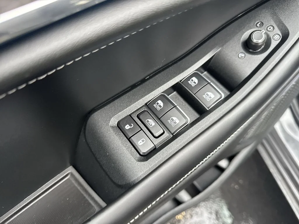 Used 2025 Gray Jeep Overland image 13
