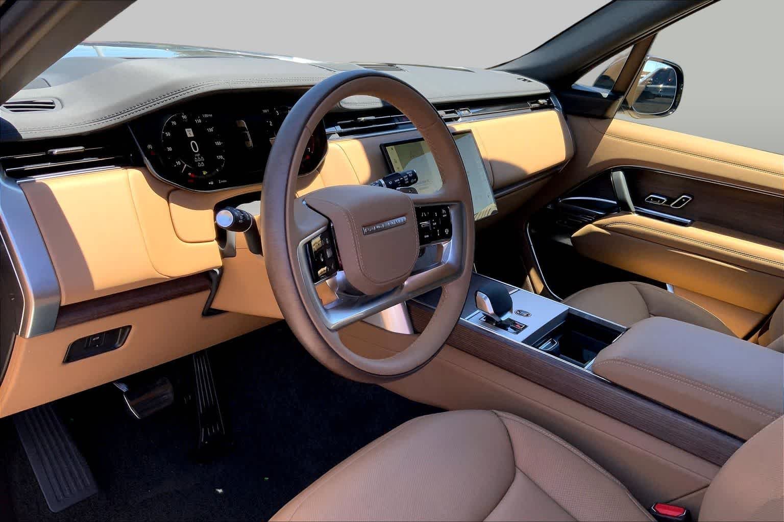 New 2026 Belgravia Green Land Rover SE image 8