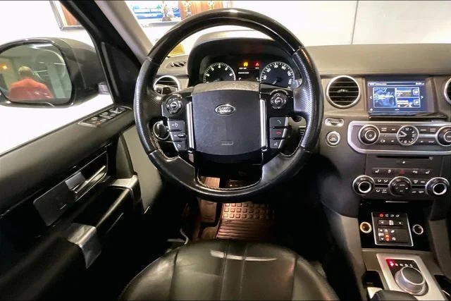 Used 2016 Gray Land Rover HSE image 4