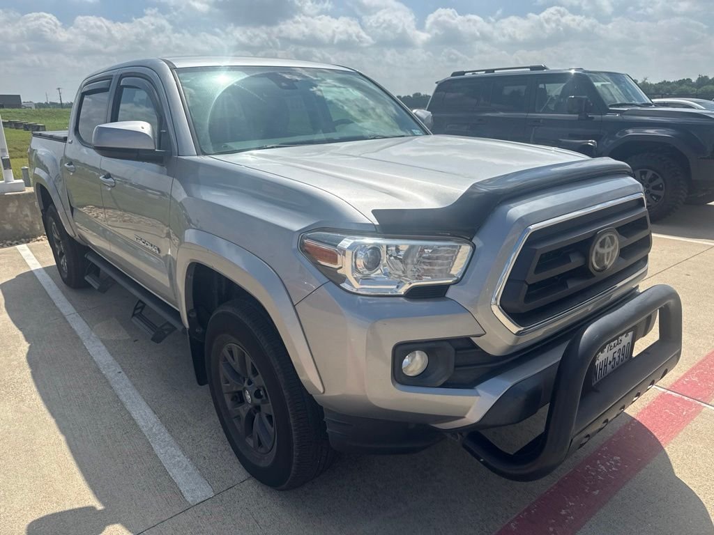 Used 2020  Toyota SR5 image 2