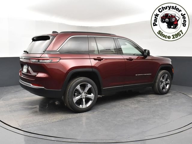 New 2026 Velvet Red Pearl-Coat Exterior Paint Jeep Limited image 6