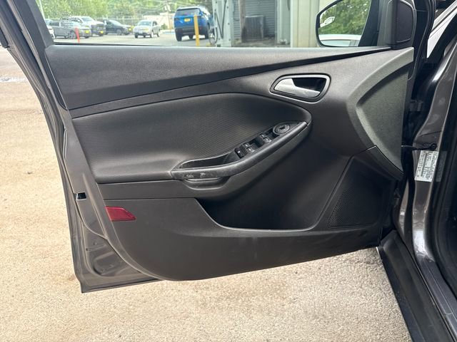 Used 2014 Sterling Gray Metallic Ford SE image 15
