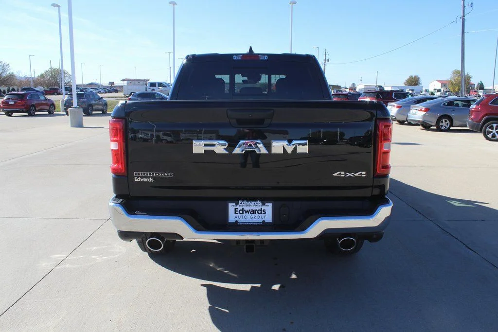 New 2026 Diamond Black Crystal Pearl-Coat Exterior Paint RAM Big Horn/Lone Star image 4