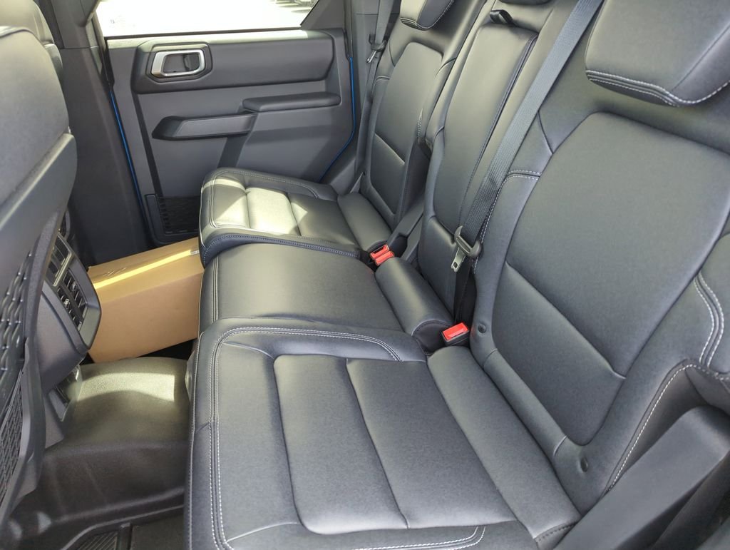 New 2026 Velocity Blue Metallic Ford Badlands® image 32